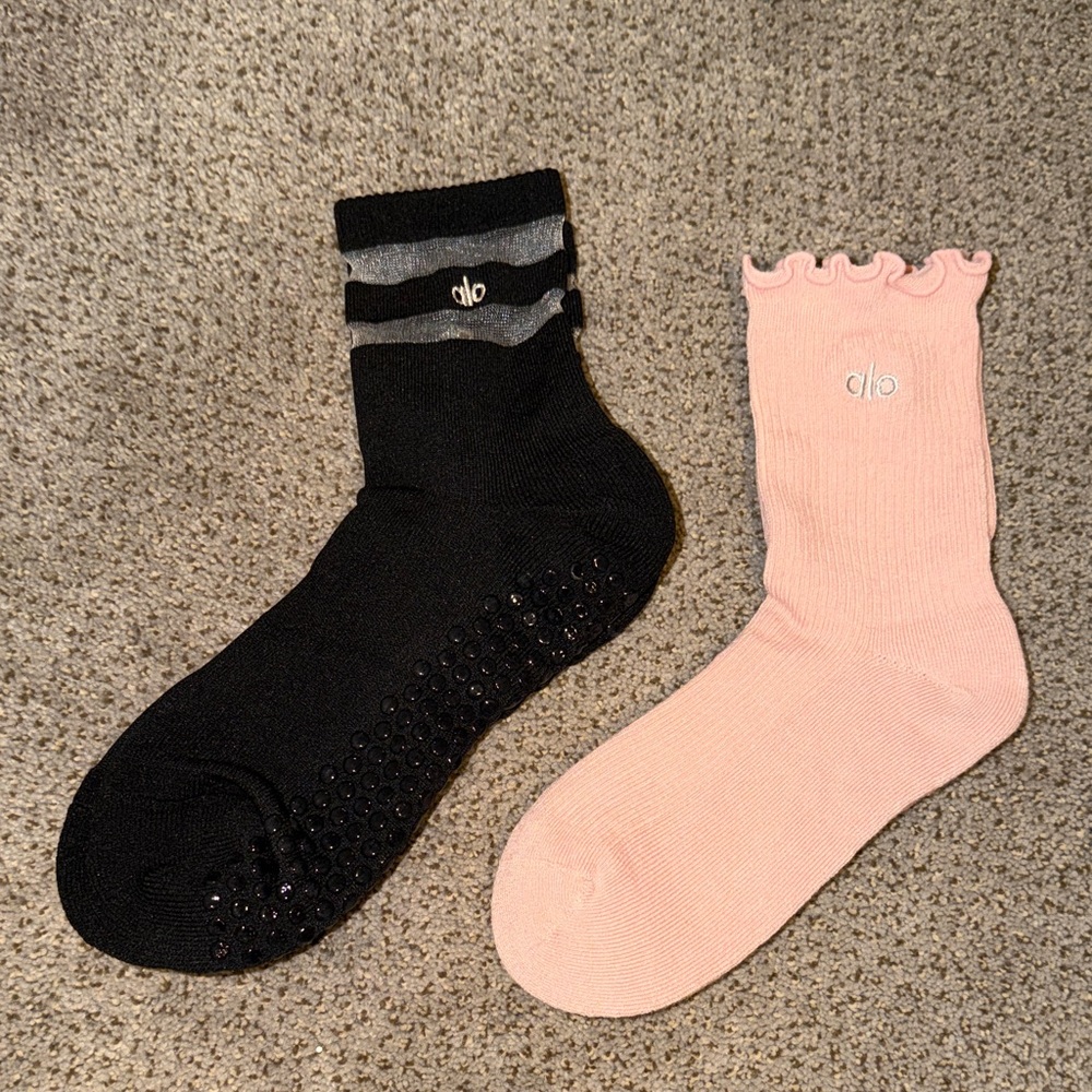 ALO Yoga Black (gripper) and Pink Socks Set